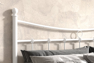 Tweepersoonsbed Sacha 140x200 – Wit Metalen Bedframe Inclusief Lattenbodem