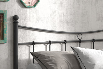 Tweepersoonsbed Sacha 160x200 – Zwart Metalen Bedframe Inclusief Lattenbodem