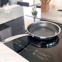 Premium Tri-Ply RVS Koekenpan 28 cm – Non-Stick Honeycomb Coating, Krasvrij, Vaatwasserbestendig en Geschikt voor Inductie