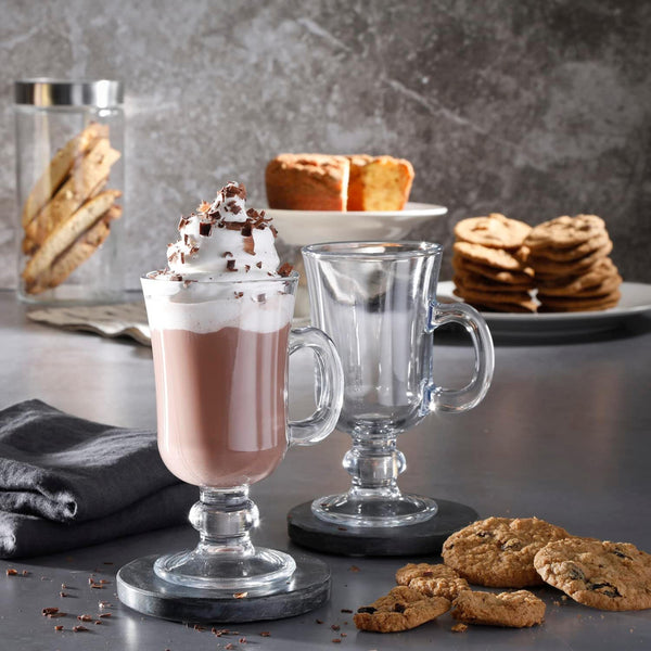 glazen mok voor irish coffee en warme dranken
