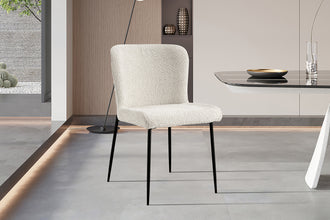 Eetkamerstoel Lisa – Bouclé Ecru – Zwarte Metalen Poten