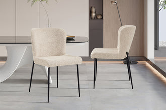 Eetkamerstoel Lisa – Bouclé Beige – Zwarte Metalen Poten